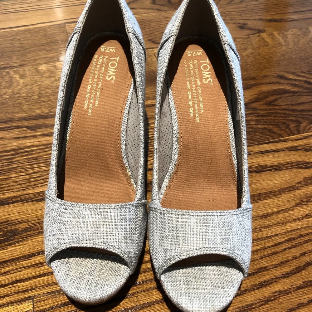 Toms Grey Open Toe Cork Wedge Sandals, size 7.5